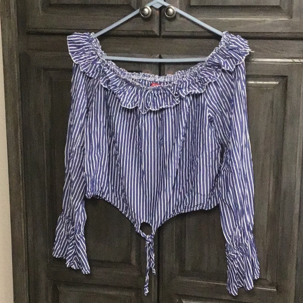 Guess crop top